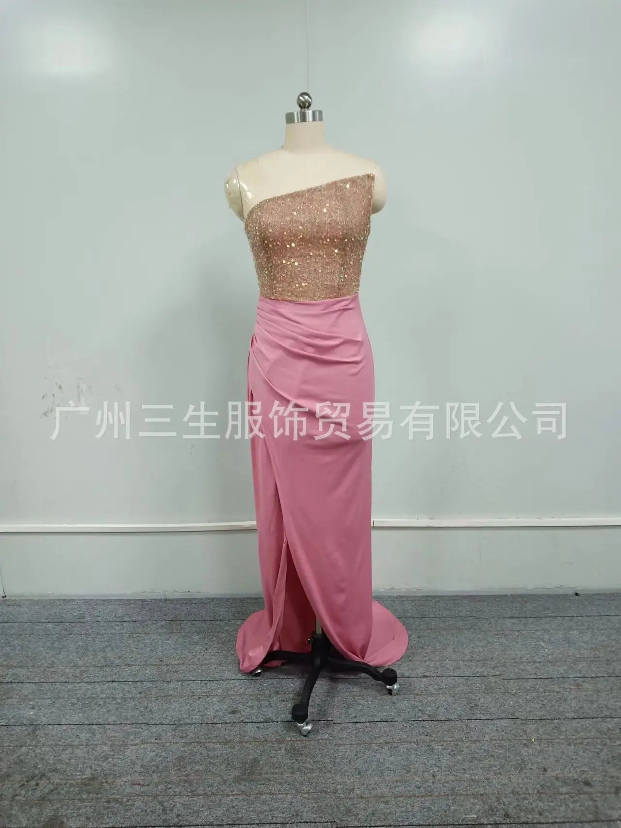 2024 Spring Summer New Green Sequined Fairy Long Sleeveless Fashion Dress Mid Evening Dress Strapless Sexy Formal - reetell