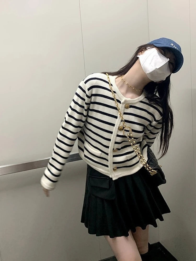 Korean Fashion Sweater Women Cardigans White Black Striped Knitted Female Sweater Winter Short Cardigan Long Sleeve Cardigan Top - reetell