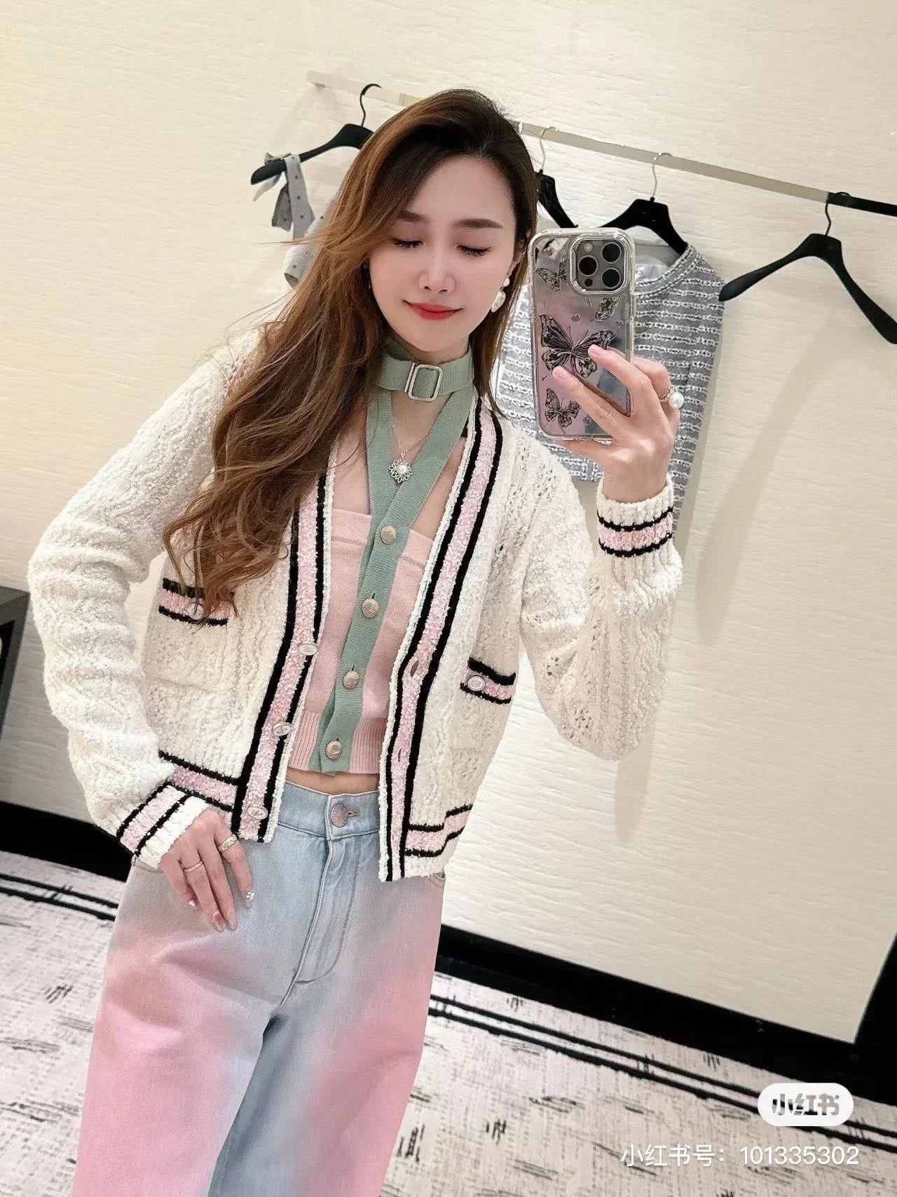 2024 Spring/Summer New Badge Sequin Clover Contrast Stripe Embroidered V-neck Loose Long sleeved Cardigan Knitted woman Sweater - reetell