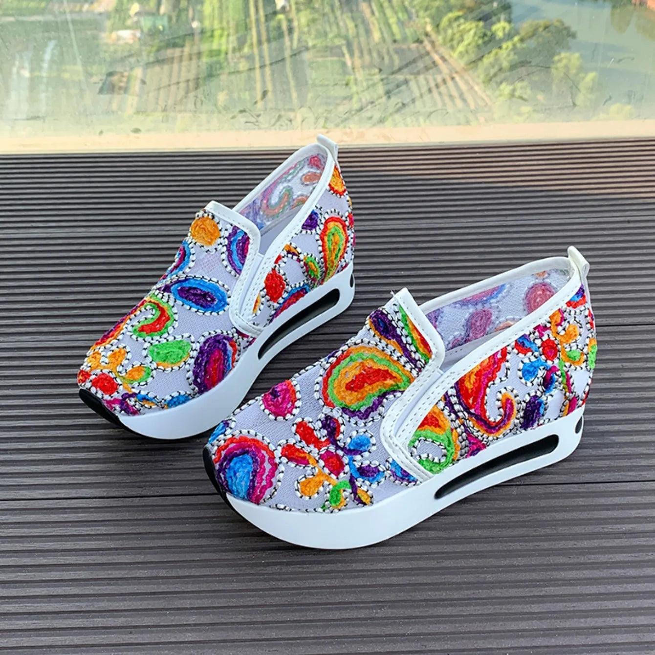 Women's Wedge Shoes New Spring Autumn Fashion Round Toe Floral Pattern Embroidery Mesh Platform Sneakers Increase Height Shoes