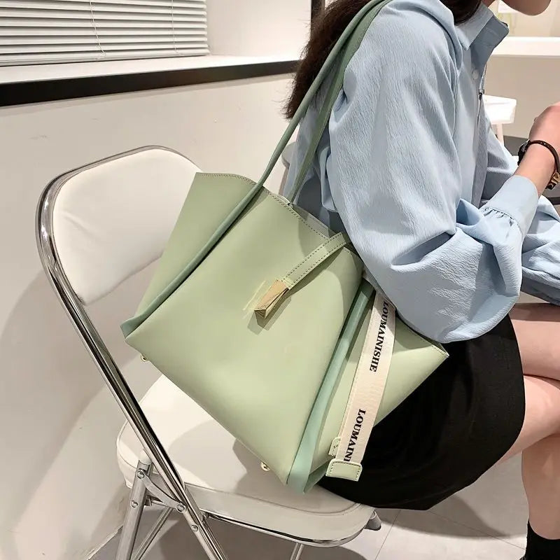 Commuter Tote Bag Large Capacity 2024 New Mother Commuting Bag Portable Fashionable One Shoulder Versatile Underarm Bucket Bag