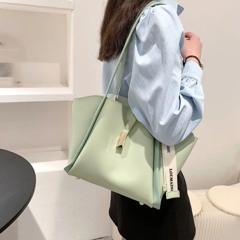 Commuter Tote Bag Large Capacity 2024 New Mother Commuting Bag Portable Fashionable One Shoulder Versatile Underarm Bucket Bag