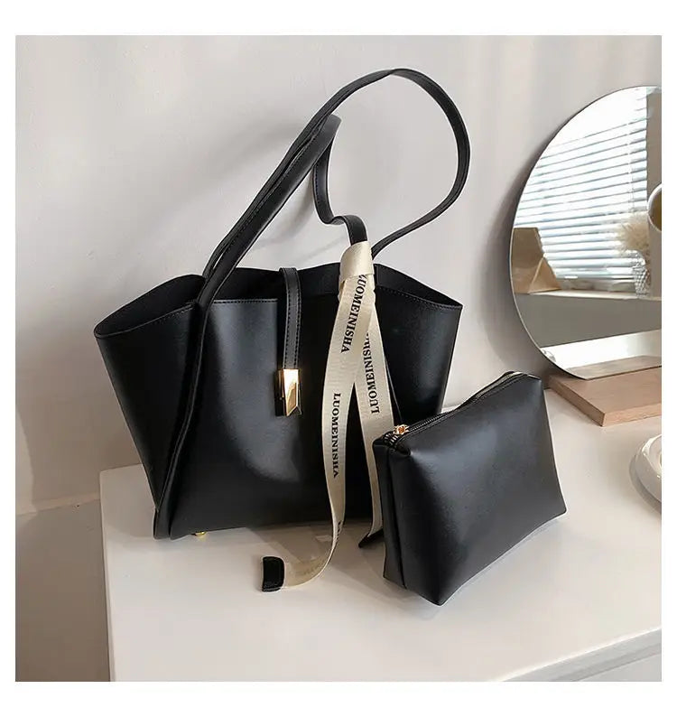 Commuter Tote Bag Large Capacity 2024 New Mother Commuting Bag Portable Fashionable One Shoulder Versatile Underarm Bucket Bag