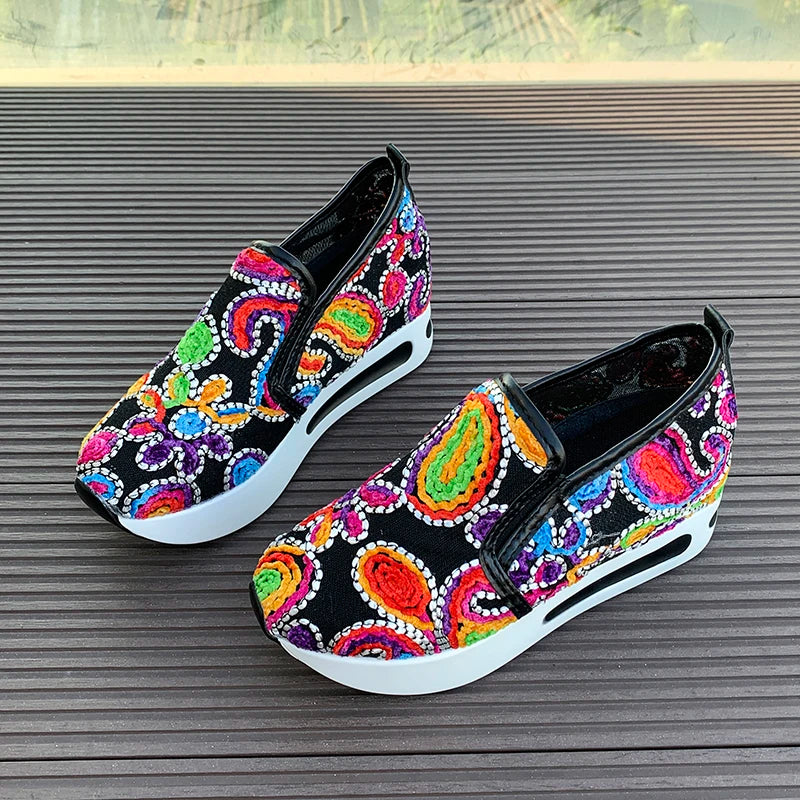 Women's Wedge Shoes New Spring Autumn Fashion Round Toe Floral Pattern Embroidery Mesh Platform Sneakers Increase Height Shoes