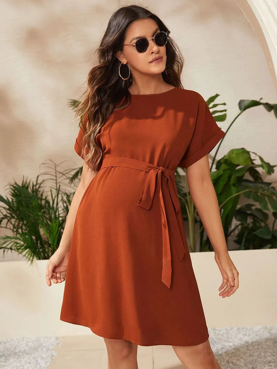 Casual and Comfortable Maternity Dress for Pregnant Women with a Tied Waist Modern and Stylish Expectant Mother Clothing