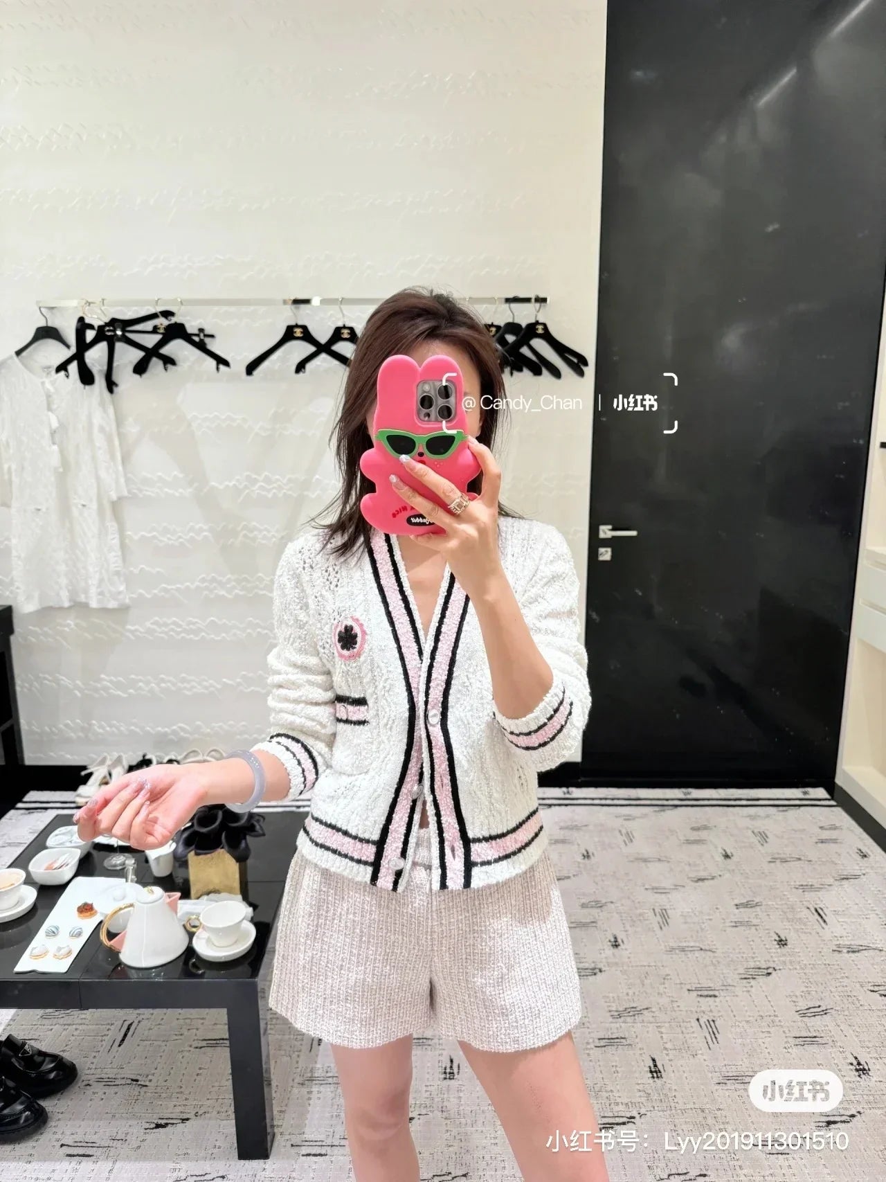 2024 Spring/Summer New Badge Sequin Clover Contrast Stripe Embroidered V-neck Loose Long sleeved Cardigan Knitted woman Sweater - reetell