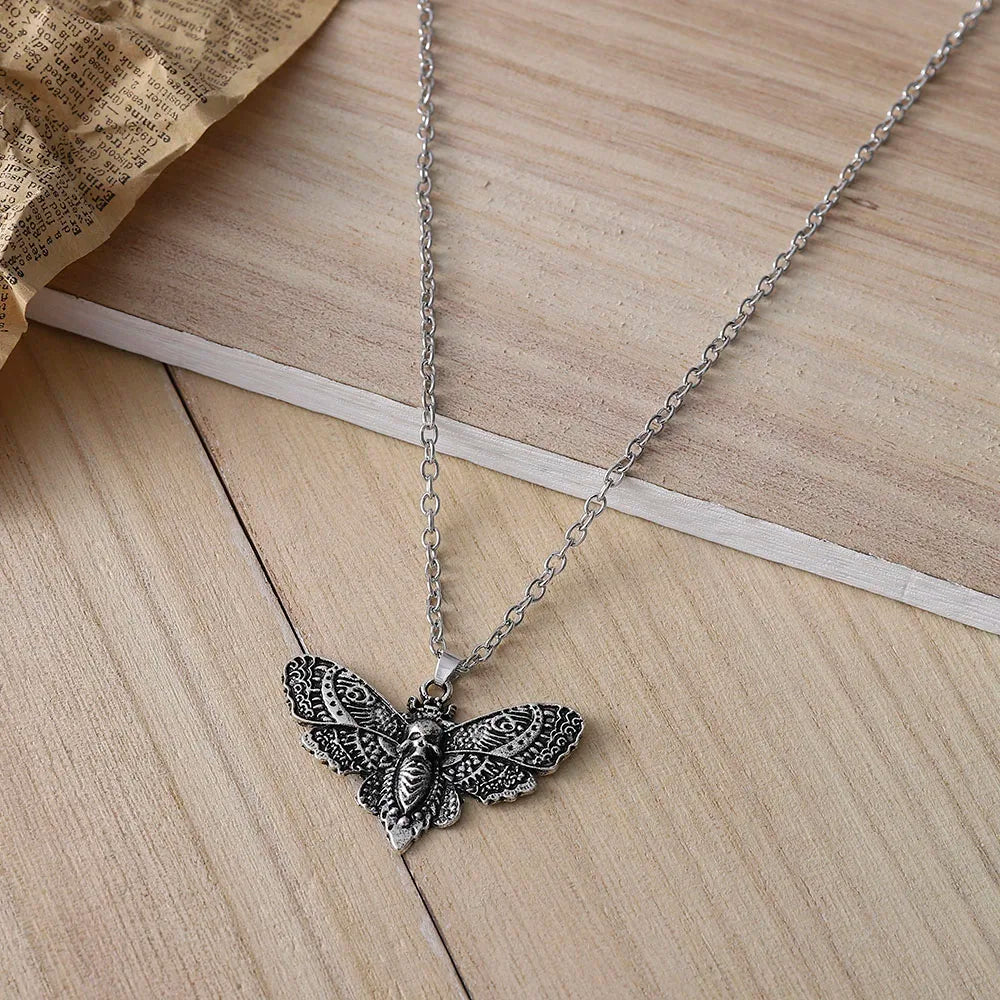 Death Moth Necklace Vintage Pendant Sugar Skull Gothic Butterfly Rock Emo Goth Hiphop Women Men Jewelry Halloween Accessories