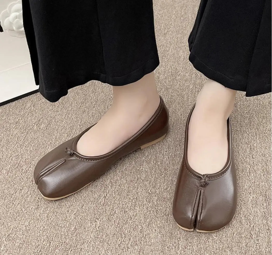 Japanese Style Tabi Ninja Shoes Women Cozy Leather Flats Split Hoof Toe Loafers Femme Mary Jeans Mocasines Ladies Ballerina Shoe - reetell