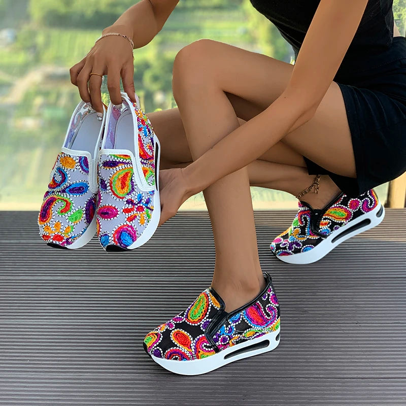 Women's Wedge Shoes New Spring Autumn Fashion Round Toe Floral Pattern Embroidery Mesh Platform Sneakers Increase Height Shoes