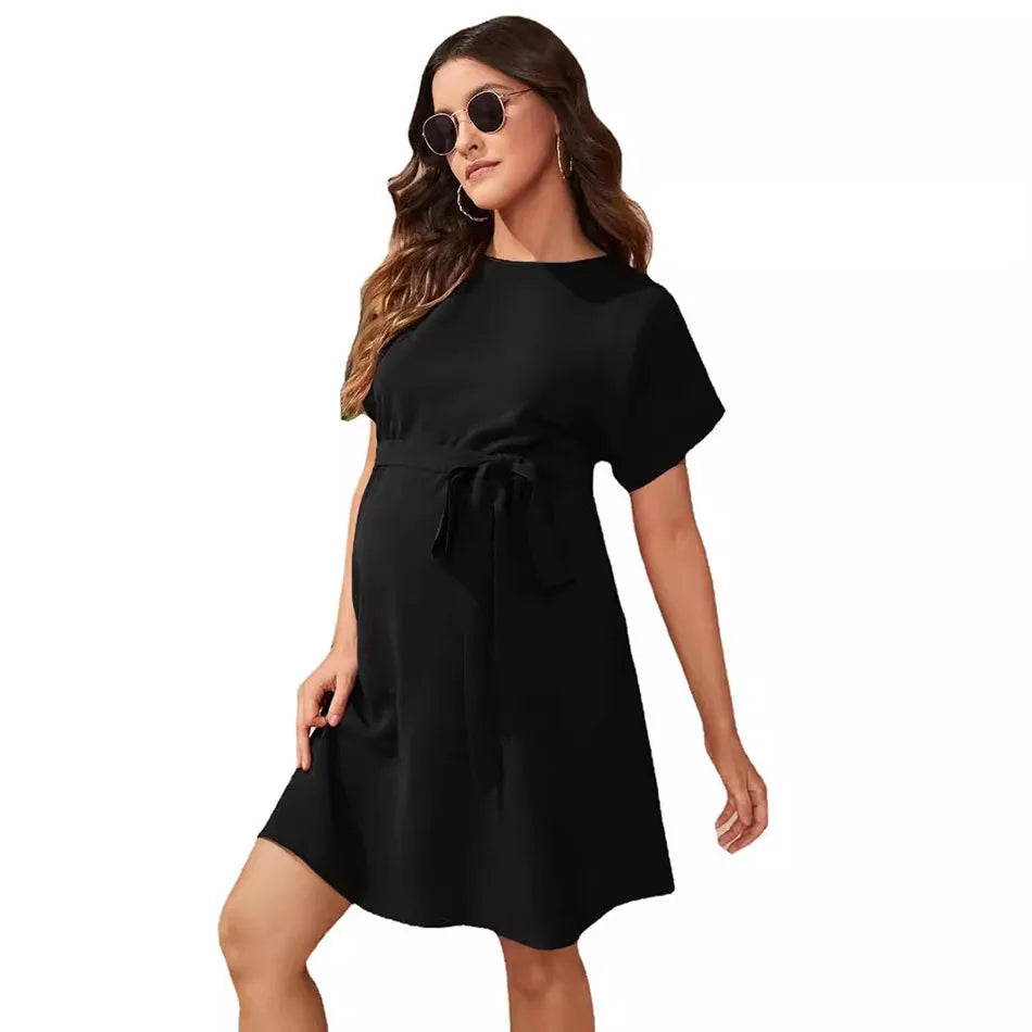 Casual and Comfortable Maternity Dress for Pregnant Women with a Tied Waist Modern and Stylish Expectant Mother Clothing