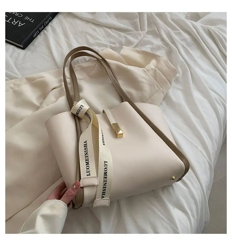 Commuter Tote Bag Large Capacity 2024 New Mother Commuting Bag Portable Fashionable One Shoulder Versatile Underarm Bucket Bag