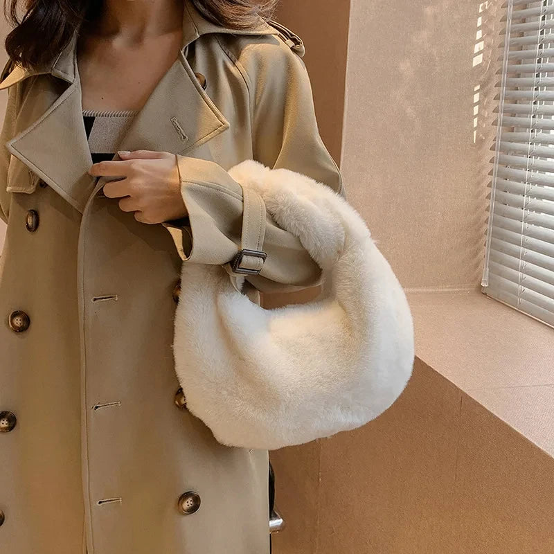 Fur Women's Small Half Moon Bag Luxury Warm Plush Wrist Bags for Women Fashion Furry Short Handle Clutch Cute Ladies Coin Purses