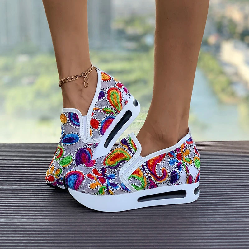 Women's Wedge Shoes New Spring Autumn Fashion Round Toe Floral Pattern Embroidery Mesh Platform Sneakers Increase Height Shoes