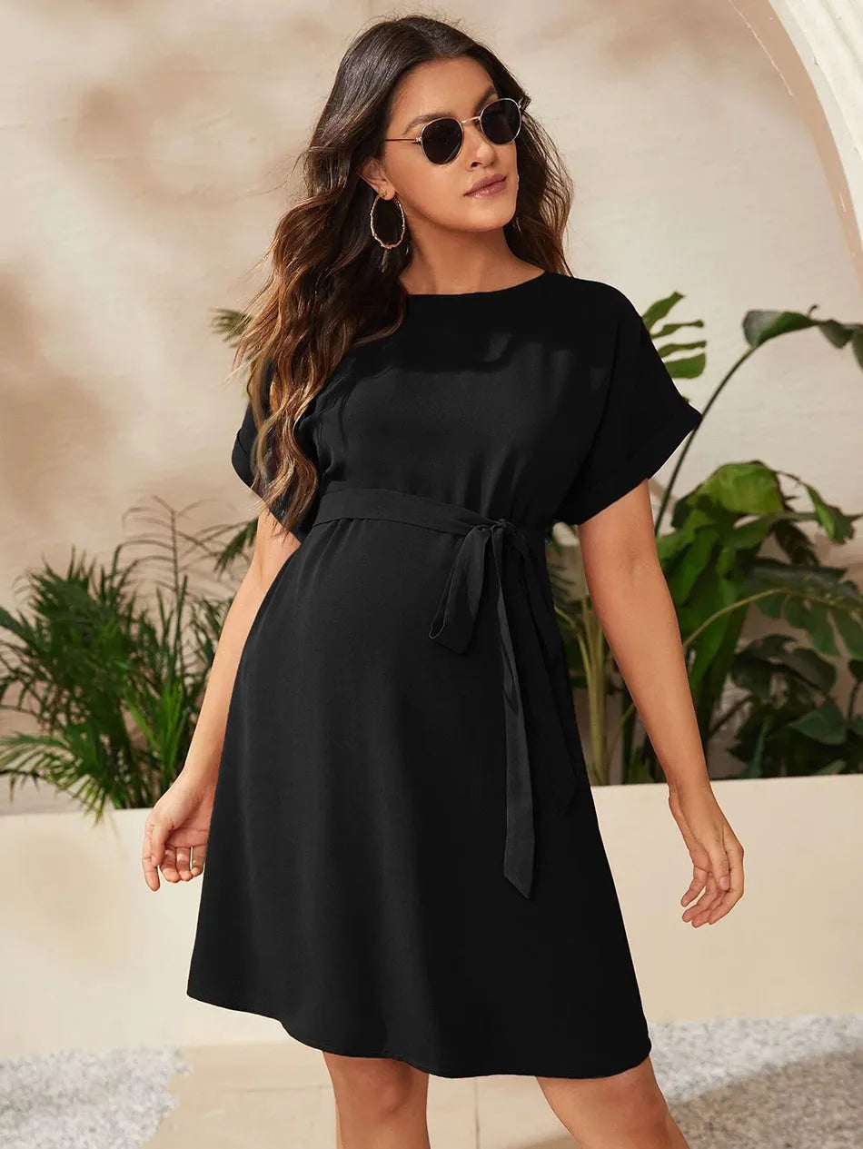 Casual and Comfortable Maternity Dress for Pregnant Women with a Tied Waist Modern and Stylish Expectant Mother Clothing